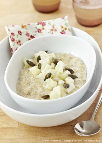 Porridge vanillé, poires à la vapeur