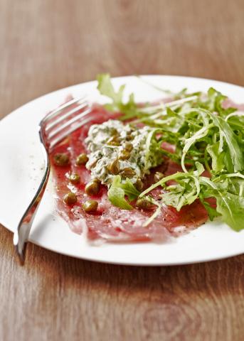 Carpaccio de boeuf aux câpres