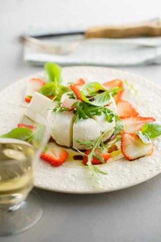 Fromage de chèvre aux fraises, au gingembre et au vinaigre balsamique