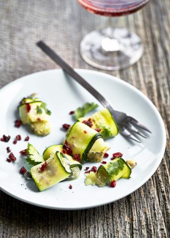 Rouleaux de courgette et Rond affiné cendré au four