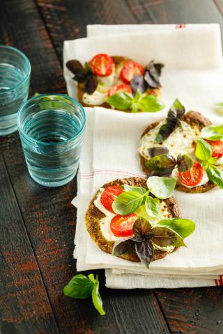 Pizzas de brocoli, tomate mozzarella