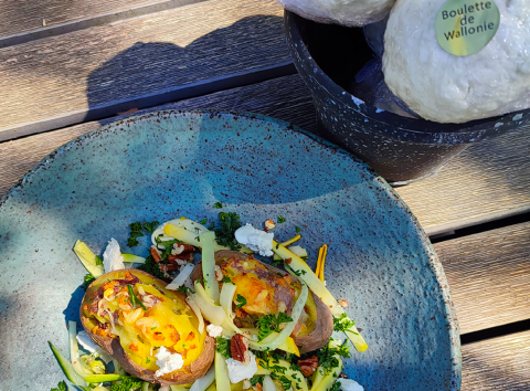 Pomme de terre macaire à la Boulette de Wallonie et julienne de légumes