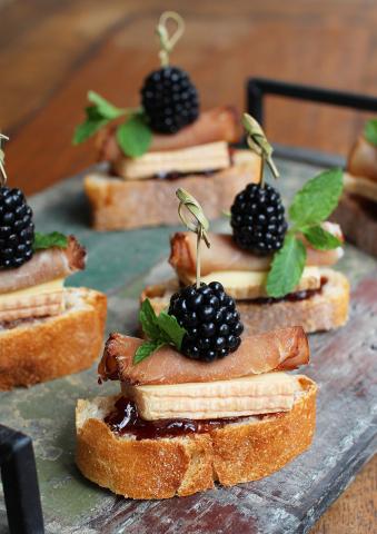 Bruschetta croûte lavée et jambon d’Ardenne