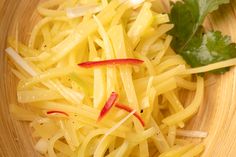 Salade aigre-douce de pomme de terre à la chinoise