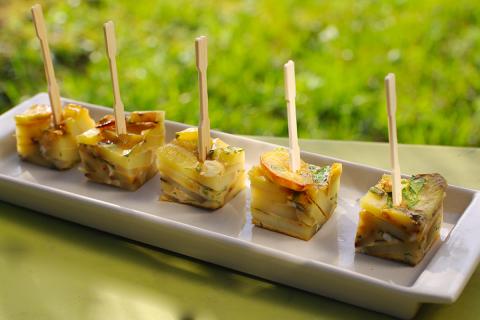 Tortilla aux herbes fraîches et aux oignons nouveaux