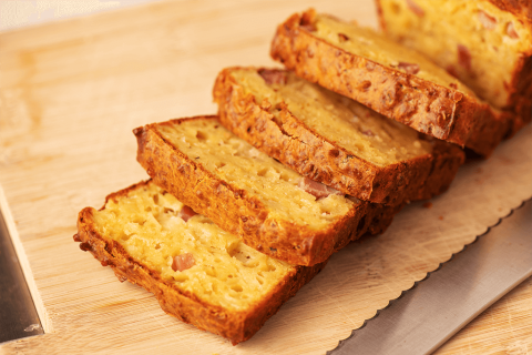 Cake salé au romarin et pommes de terre