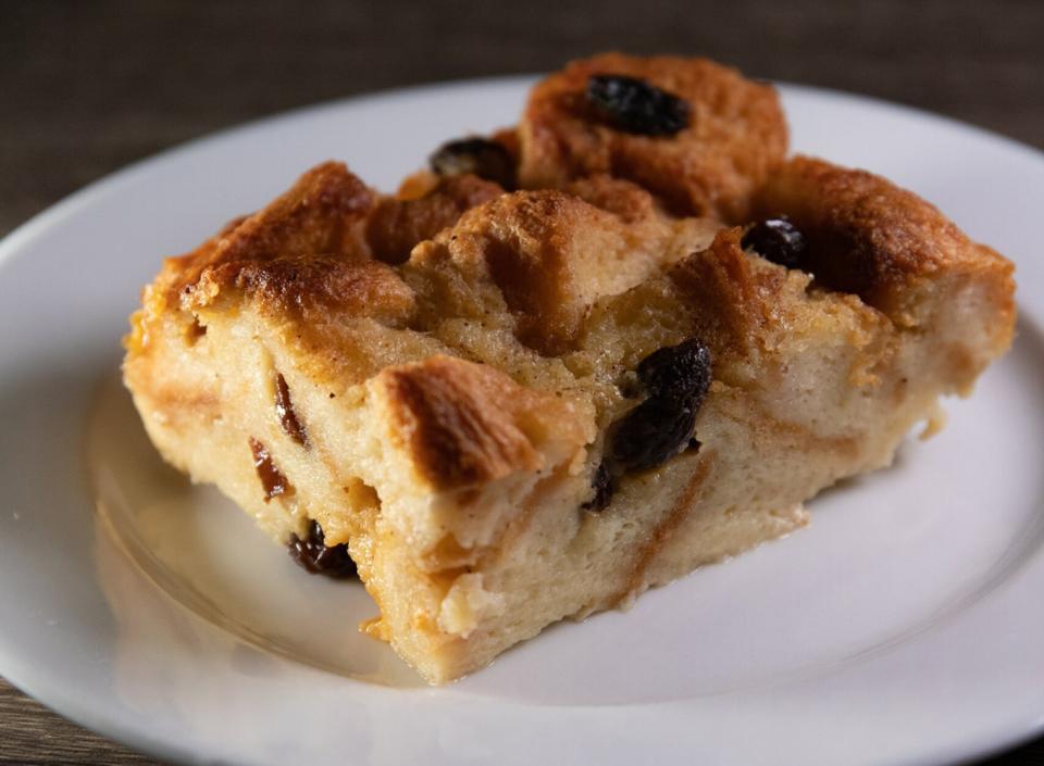 Pudding au pain et aux raisins, recette anti-gaspi