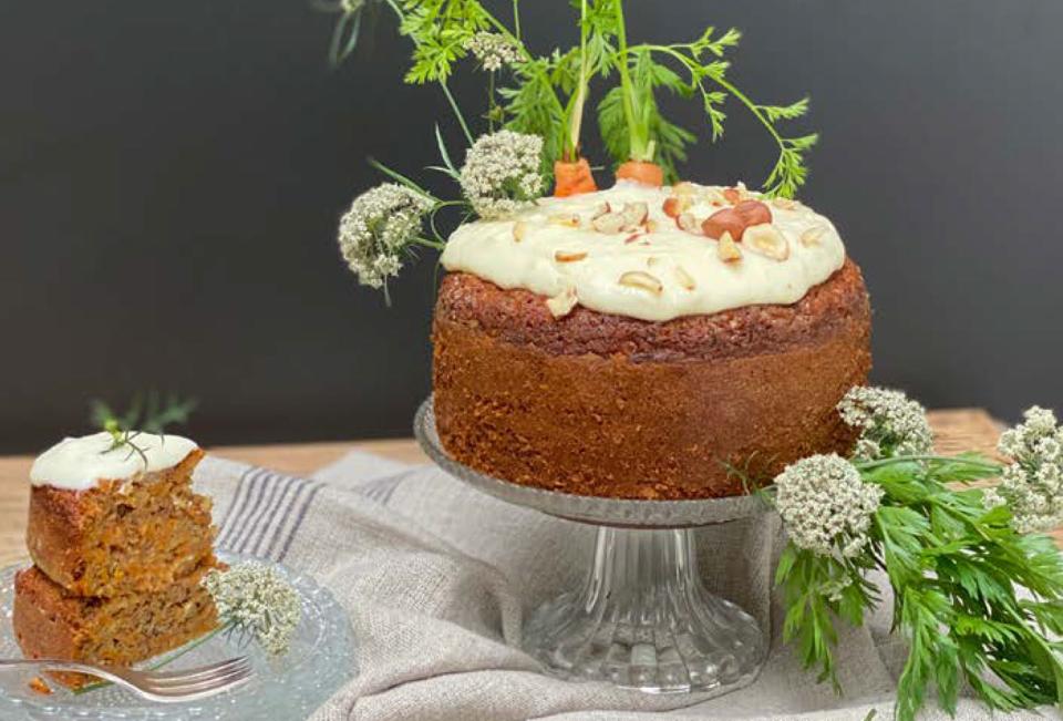 Carotte cake nappé au fromage frais de chèvre