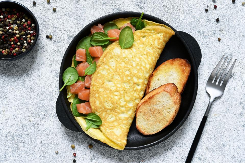 Omelette à la truite fumé