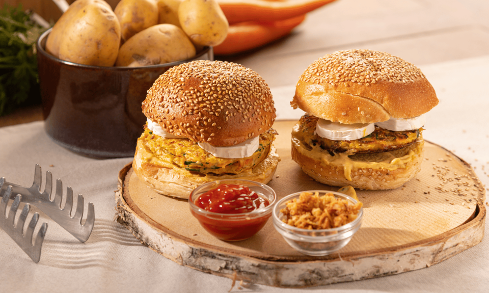 Burger au chèvre et galettes de légumes et pommes de terre