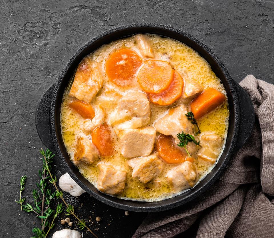 Poulet entier et ses légumes, velouté de volaille